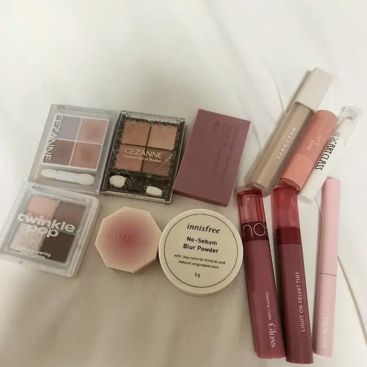 [BUNJANG] Cosmetics Bundle Set (Cezanne, Rom&nd, Too Cool For School) / !화장품 일괄! (세잔느,롬앤,투쿨 등)