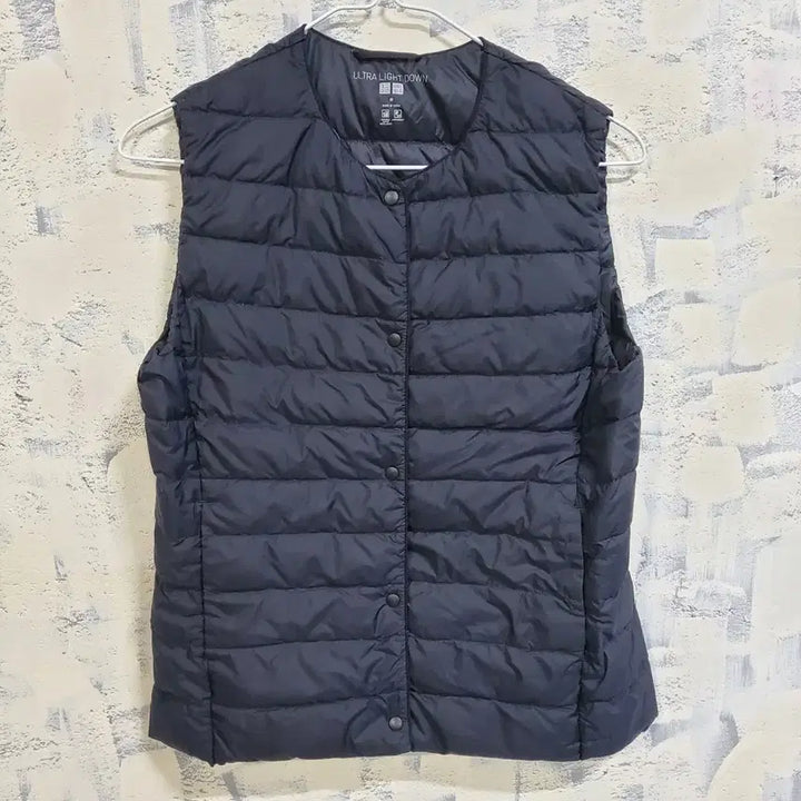 [BUNJANG] Uniqlo Ultralight Down Vest Black M / 유니클로 울트라라이트다운 베스트 블랙 M