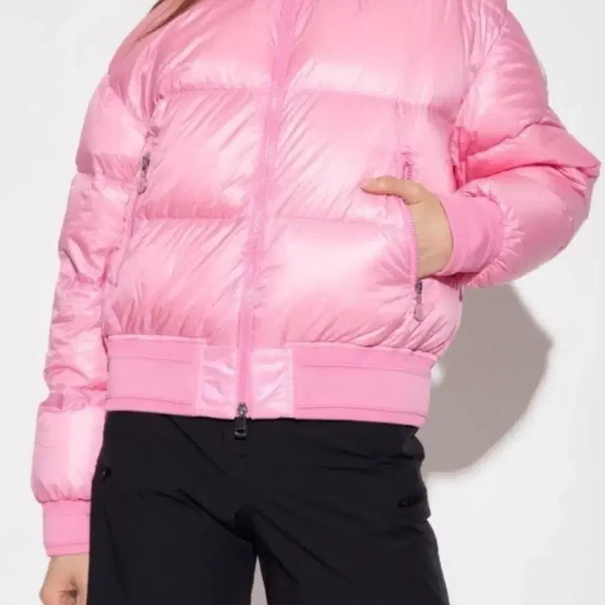 [BUNJANG] Moncler Merlat Bomber Short Down Padded Jacket Pink / 몽클레어 몽클레르 Merlat 다운 봄버 숏패딩 핑크 2