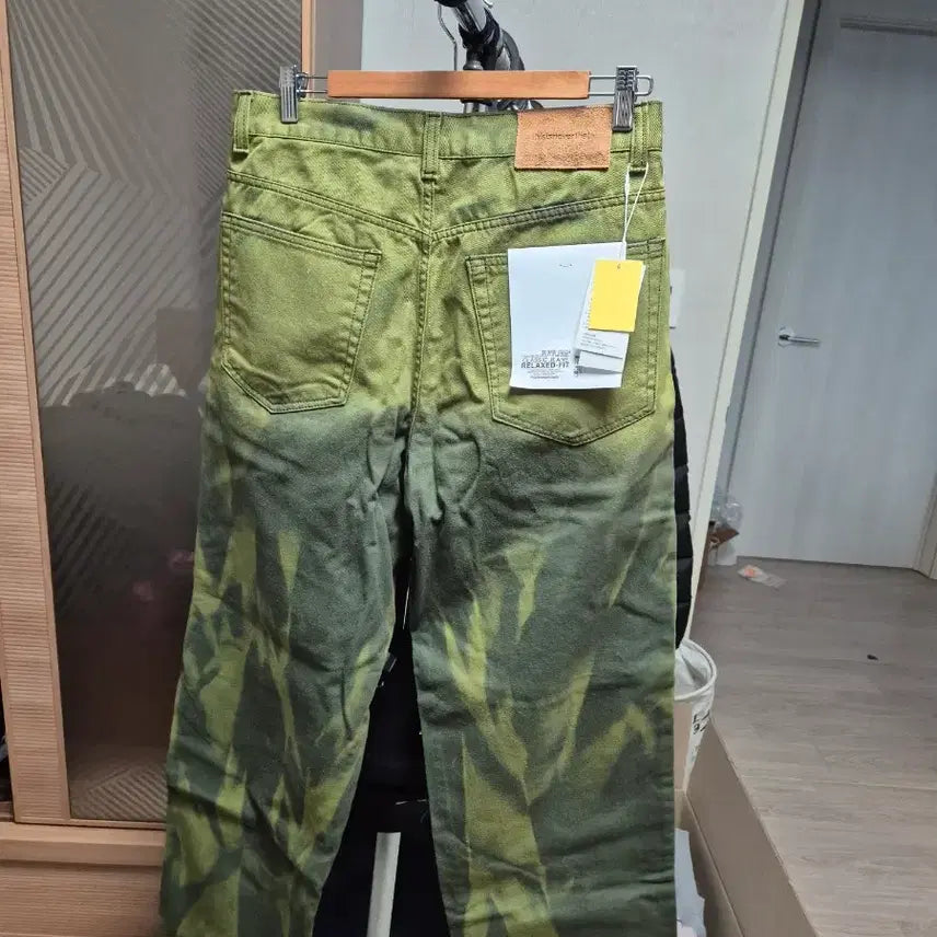 [BUNJANG] Thisisneverthat Khaki Pants / 디즈이즈네버댓 카키색 바지 판매합니다.