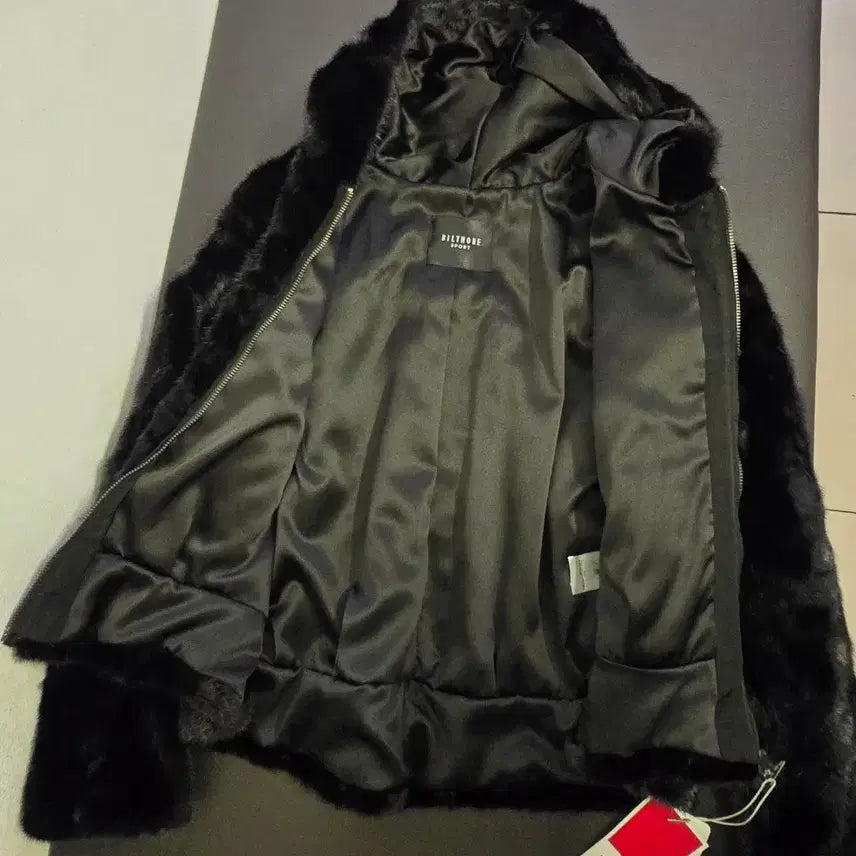 [BUNJANG] Builtmore Black Silvia Mink Scrap Jacket / 빌트모아  블랙  실비아 밍크 스크랩 자켓