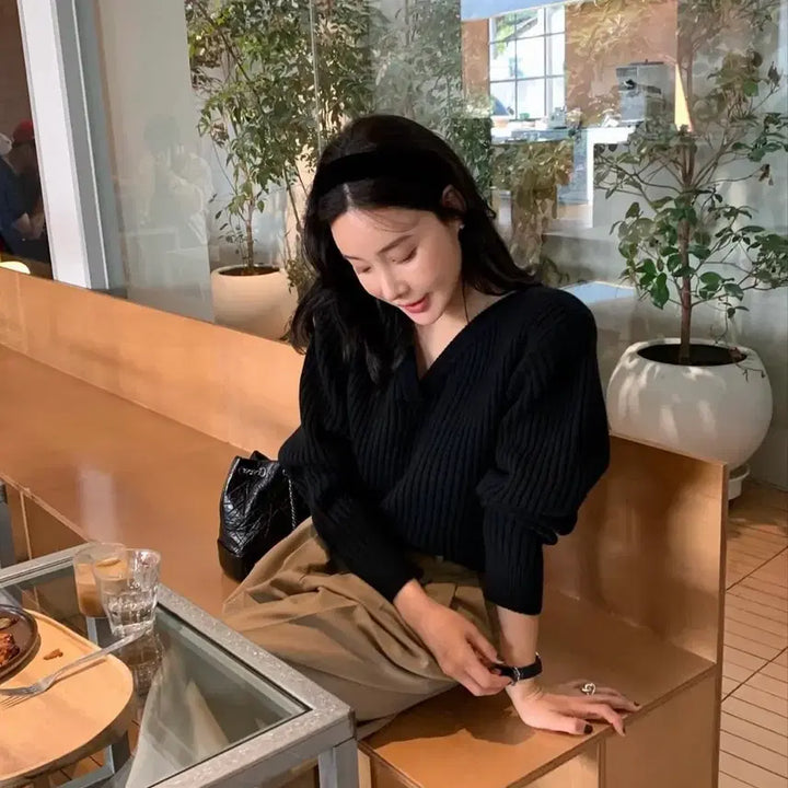 [BUNJANG] Ribbon Tie V-Neck Knit Top / 리본타이 브이 니트 블랙