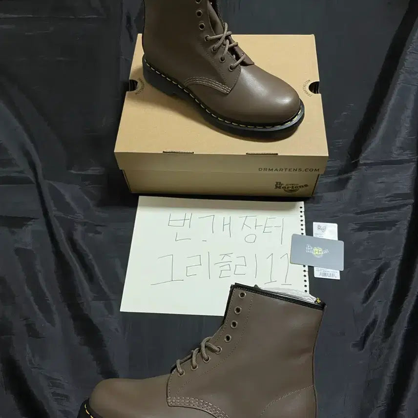 [BUNJANG] Dr. Martens 1460 Artimes Dark Khaki Brown Boots / [270 UK8] !새제품! 닥터마틴 1460 아티무스 다크카키브라운