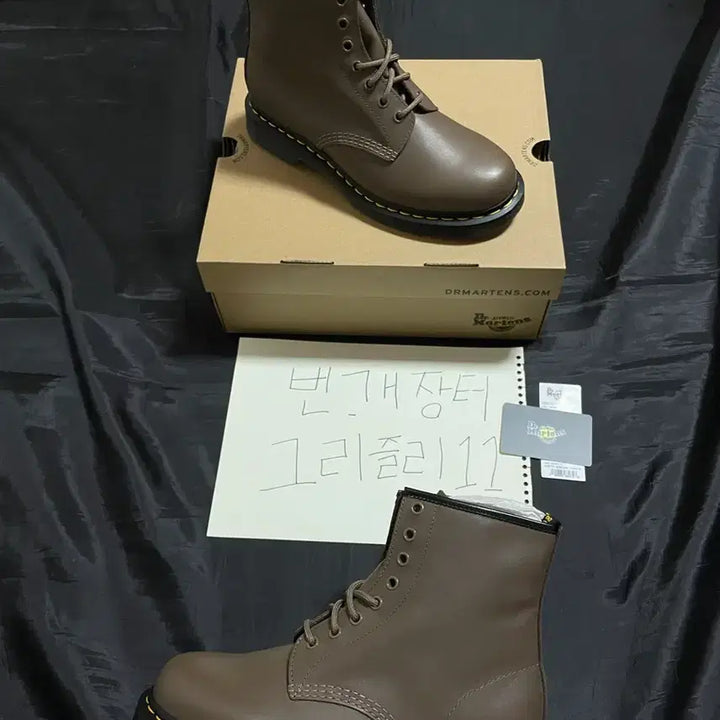[BUNJANG] Dr. Martens 1460 Artimes Dark Khaki Brown Boots / [270 UK8] !새제품! 닥터마틴 1460 아티무스 다크카키브라운