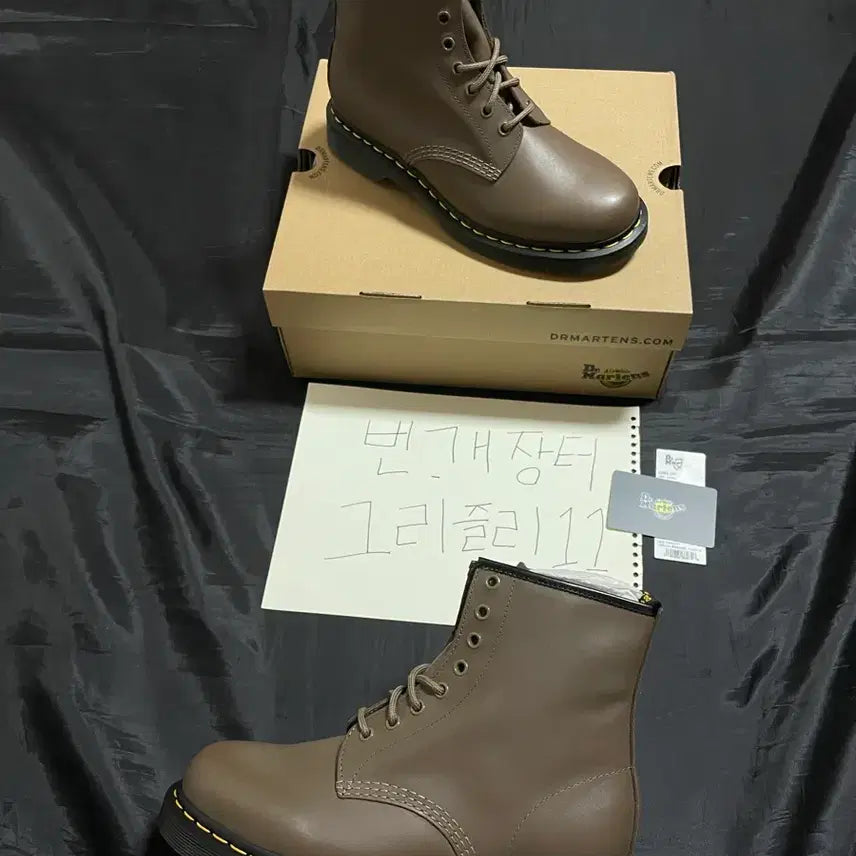 [BUNJANG] Dr. Martens 1460 Artimes Dark Khaki Brown Boots / [270 UK8] !새제품! 닥터마틴 1460 아티무스 다크카키브라운