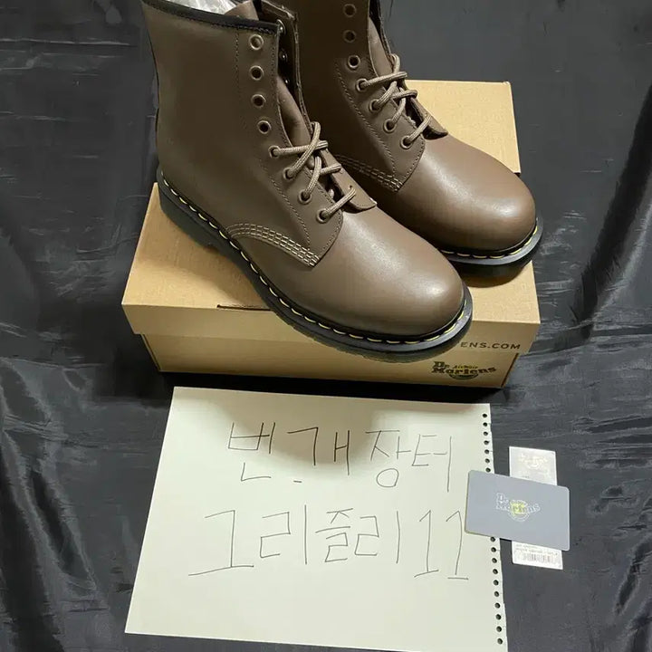 [BUNJANG] Dr. Martens 1460 Artimes Dark Khaki Brown Boots / [270 UK8] !새제품! 닥터마틴 1460 아티무스 다크카키브라운