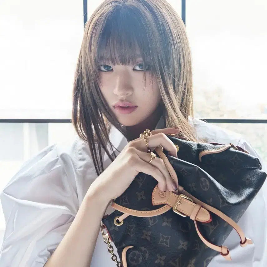 [BUNJANG] IVE An Yu-jin Vogue Magazine / (새상품) 아이브 안유진님의 루이비통 화보가 실린 보그 잡지 양도해요