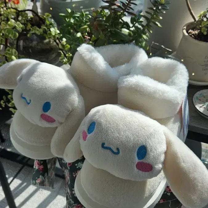 [BUNJANG] Cinnamoroll Fur Boots / 시나몬롤 털부츠 245-250