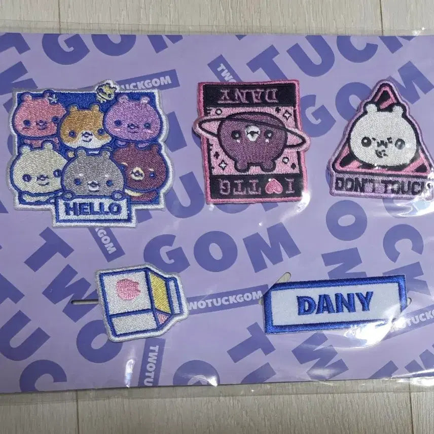 [BUNJANG] MONSTA X I.M Changkyun Two-Tuck Bear Denny Bear Patch Set / 몬스타엑스 아이엠 창균 투턱곰 데니곰 미개봉 패치5종 양도