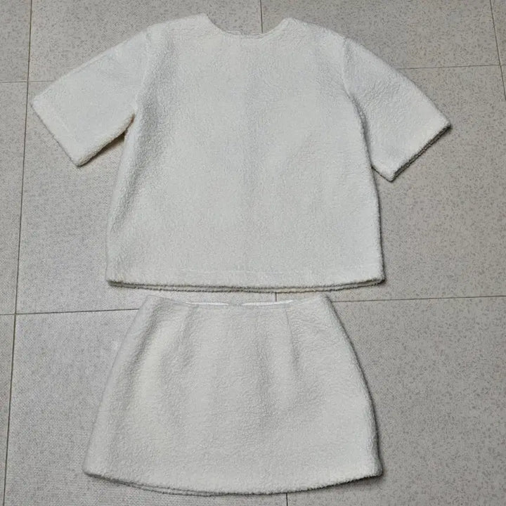 [BUNJANG] Winter Puffy Skirt Set / 겨울 뽀글이 스커트 세트 반팔 치마 아이보리