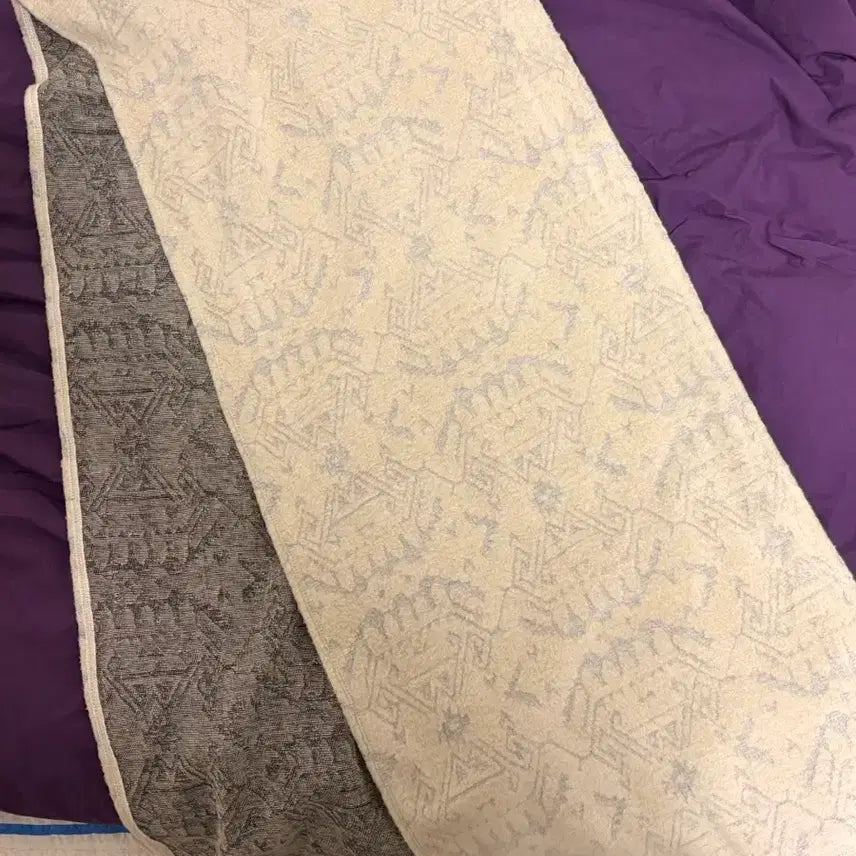 [BUNJANG] Hatching Room Muffler / 해칭룸 머플러