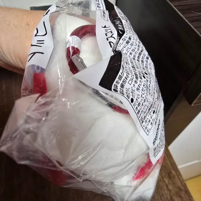 [BUNJANG] Hello Kitty Atari Winter Ichiban Kuji Mascot / 헬로키티 아타리 겨울 이치방쿠지 마스코트