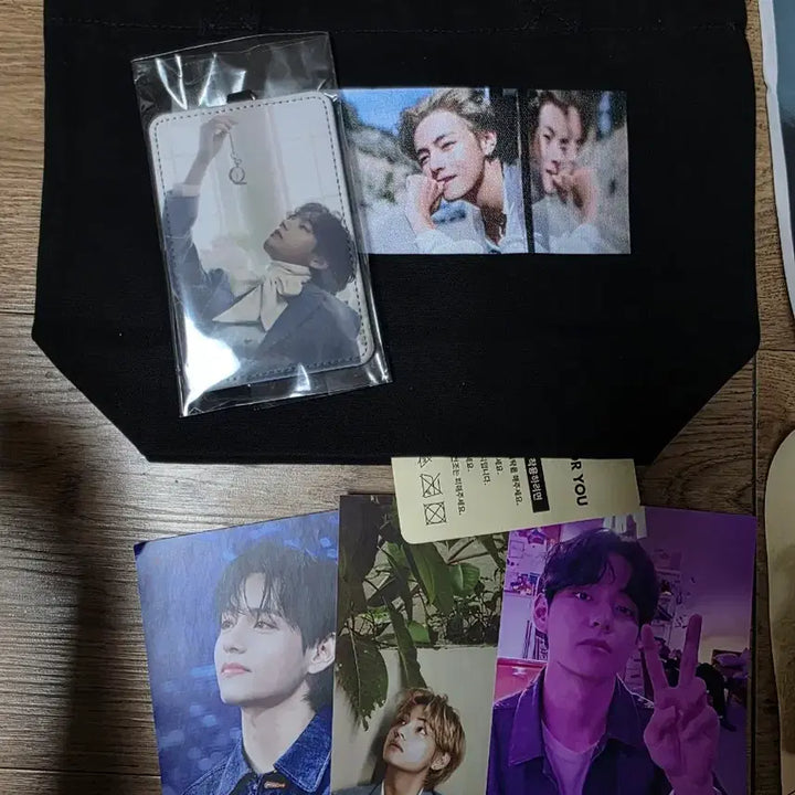 [BUNJANG] BTS V Goods Photocard Set + Bag / 방탄소년단 V 굿즈 포토세트 + 가방