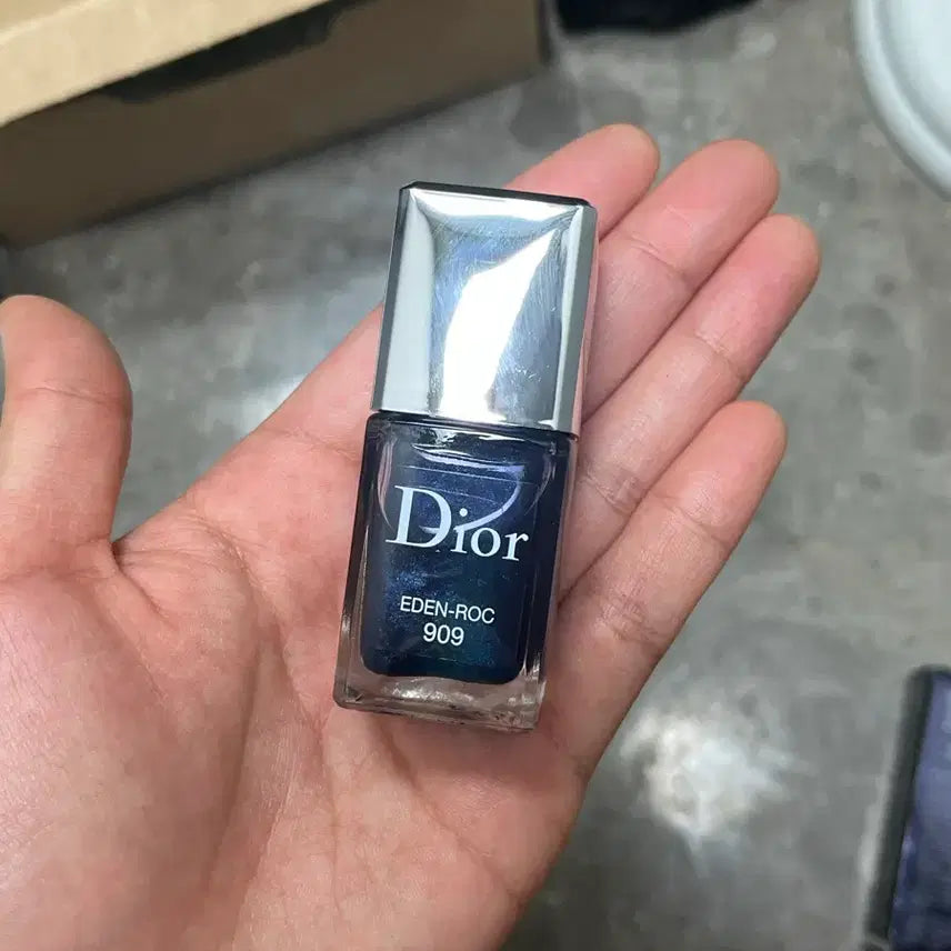 [BUNJANG] Dior 909 Eden-Rock Nail Polish / 디올 베르니 메니큐어 909 에덴-록 네일 새상품