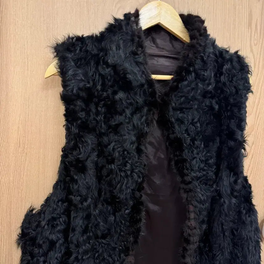 [BUNJANG] Black Fleece Vest / 블랙양털퍼베스트