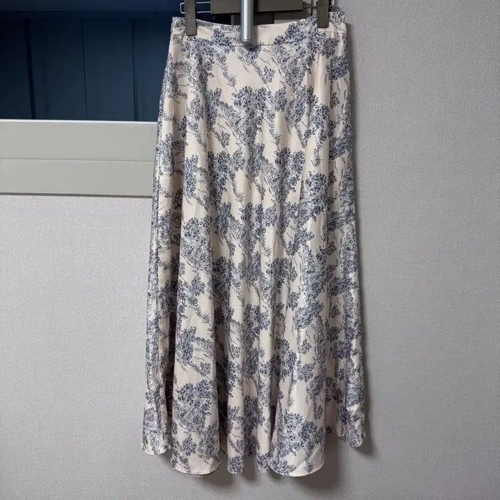[SOLD OUT] 그레이스유 베르 스커트 M