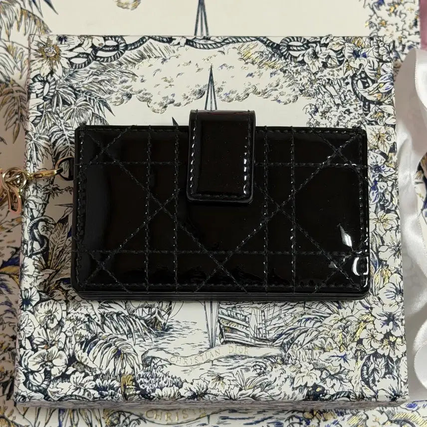 [BUNJANG] Dior Jisoo Lady Dior Card Wallet / 디올 레이디 디올 지스민 카드지갑 블랙