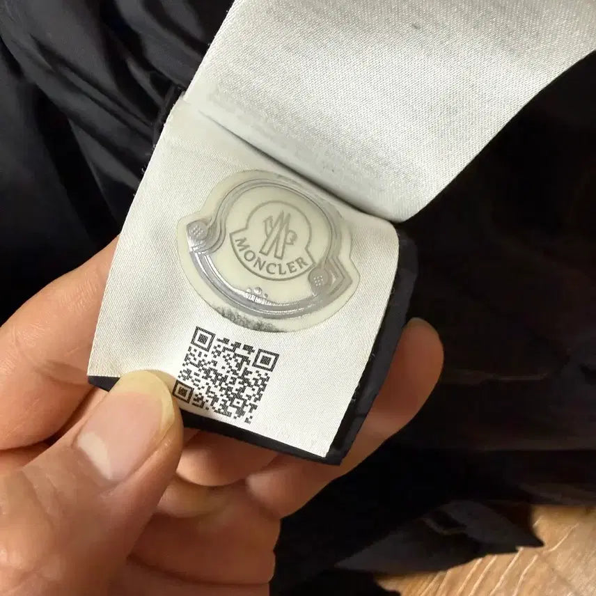 [BUNJANG] Moncler Cluny Black Down Jacket / 몽클레어 클루니 c급