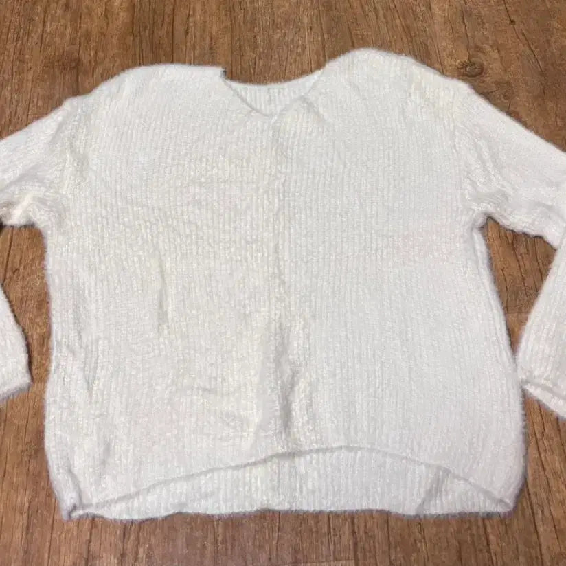 [BUNJANG] White Angora Knit Sweater / 흰색 앙고라 봄 가을 겨울니트 긴팔 라운드넥 데이트룩 여자니트 존예옷