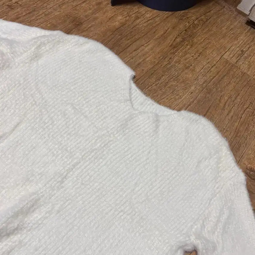 [BUNJANG] White Angora Knit Sweater / 흰색 앙고라 봄 가을 겨울니트 긴팔 라운드넥 데이트룩 여자니트 존예옷