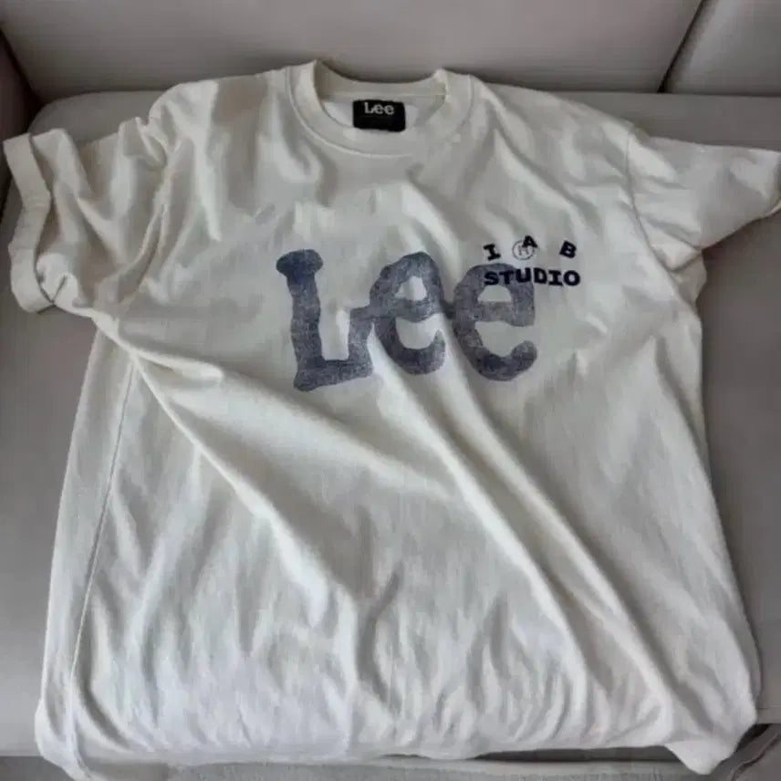 [SOLD OUT] Iab Lee 콜라보 티셔츠 L 사이즈 팝니다 아이보리!