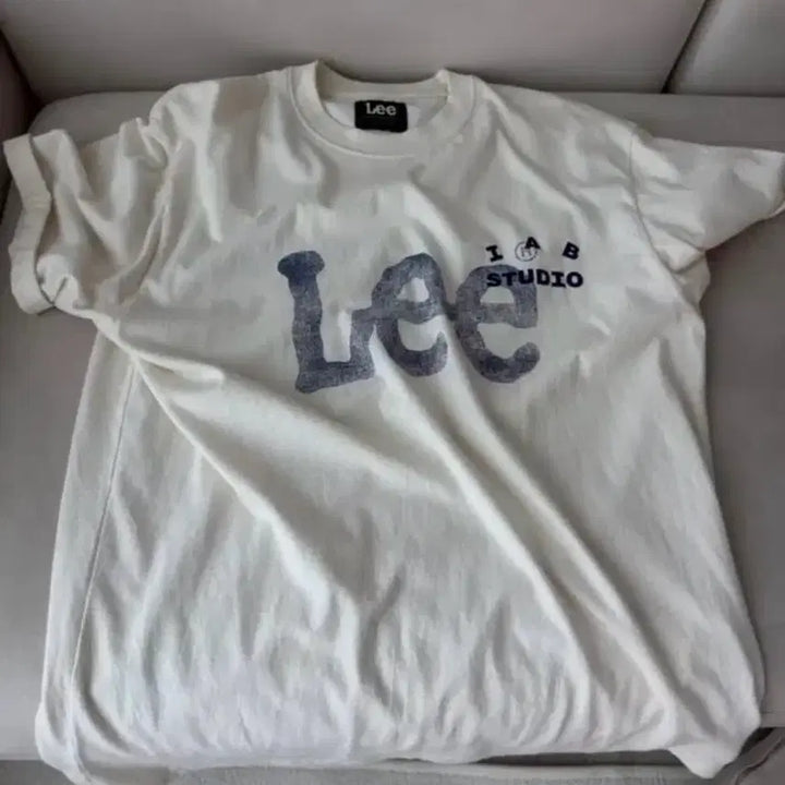 [SOLD OUT] Iab Lee 콜라보 티셔츠 L 사이즈 팝니다 아이보리!