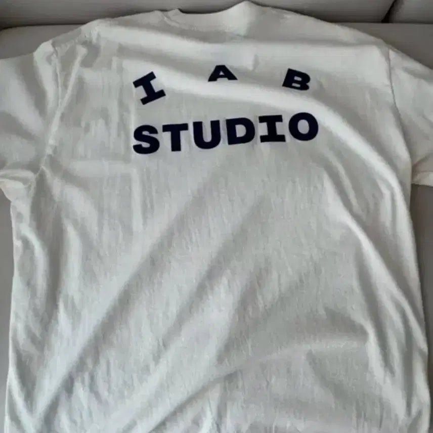 [SOLD OUT] Iab Lee 콜라보 티셔츠 L 사이즈 팝니다 아이보리!