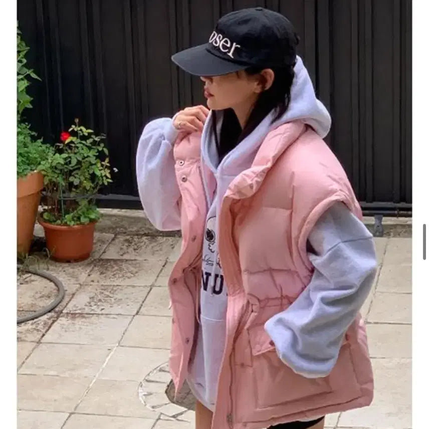 [BUNJANG] NMIXX Le V-CITY Down Vest (Pink) / 레브시티 덕다운 패딩조끼(핑크)