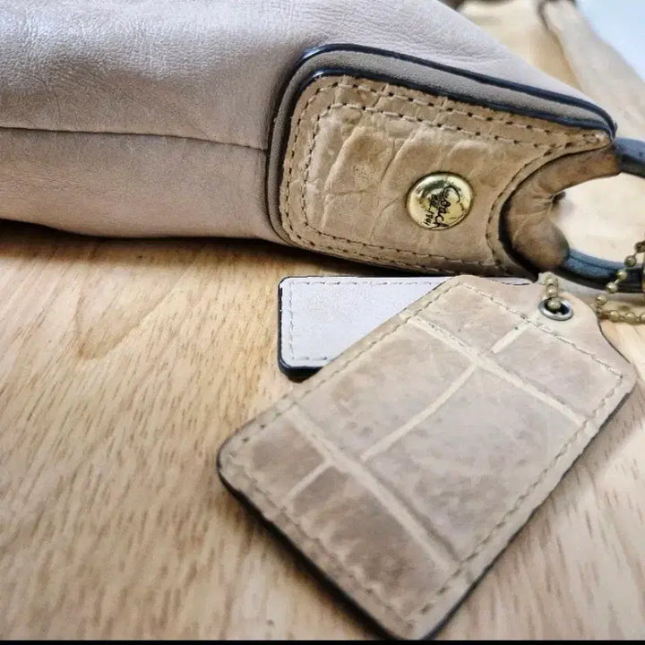[BUNJANG] Coach Beige Leather Shoulder Bag / 코치 양가죽 숄더백 베이지