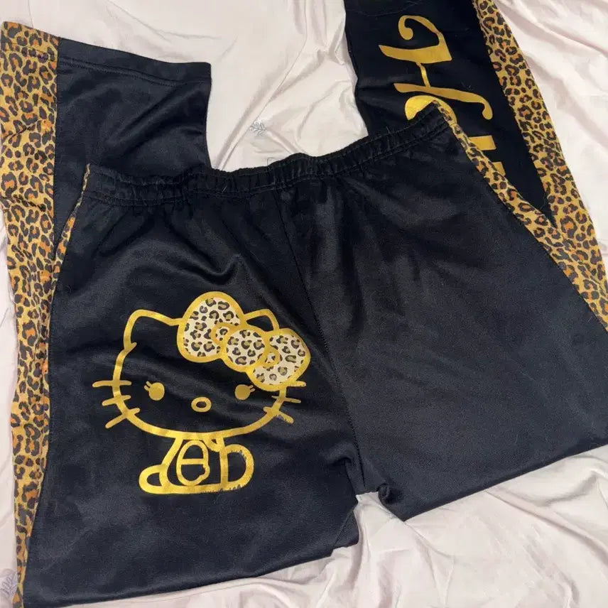[BUNJANG] Vintage Hello Kitty Leopard Print Training Pants / 마지막 가격XXXX빈티지 갸루 정품 호피 헬로키티 트레이닝 바지