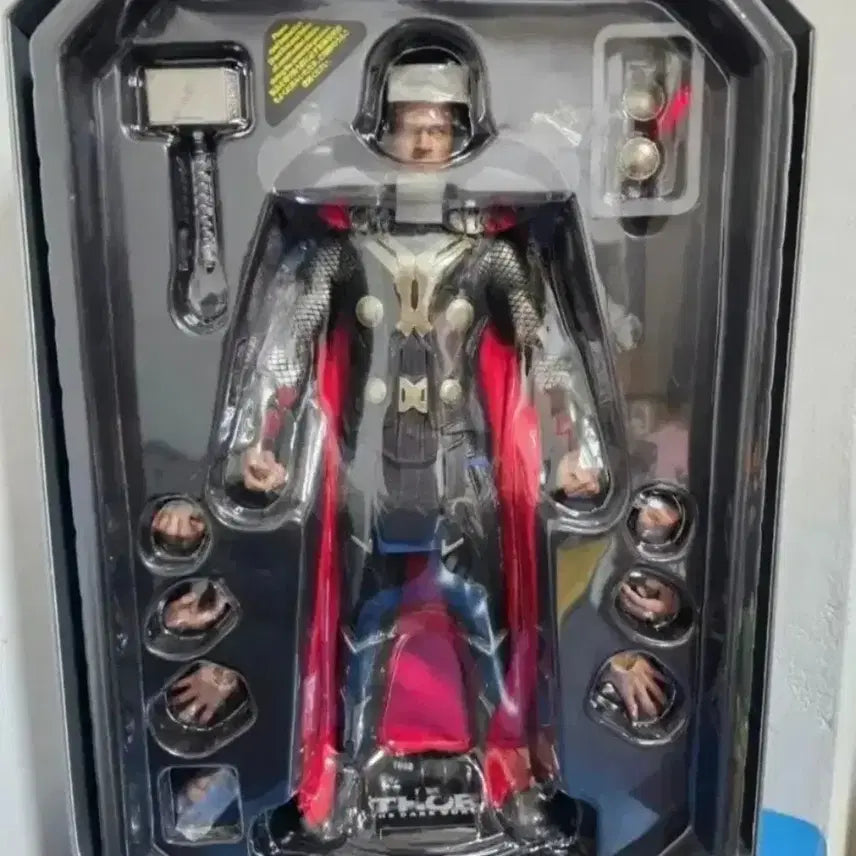 [BUNJANG] Hot Toys Thor Dark World MMS 224 1/6 Figure / 핫토이 토르 다크월드 mms 224  1/6 피규어  단순개봉후 미사용