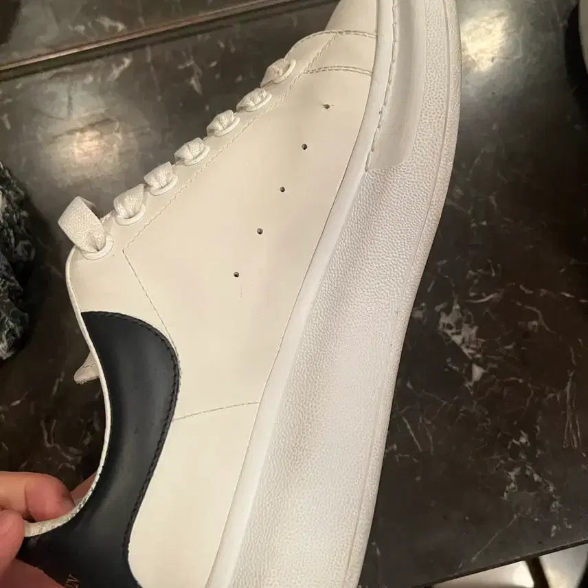 [BUNJANG] Alexander McQueen Oversized Sneakers White / 알렉산더 맥퀸 오버솔 스니커즈 화이트