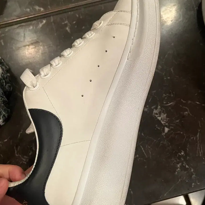 [BUNJANG] Alexander McQueen Oversized Sneakers White / 알렉산더 맥퀸 오버솔 스니커즈 화이트