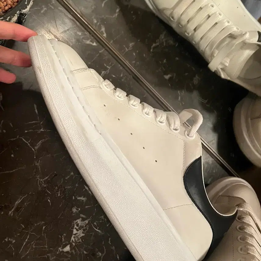 [BUNJANG] Alexander McQueen Oversized Sneakers White / 알렉산더 맥퀸 오버솔 스니커즈 화이트
