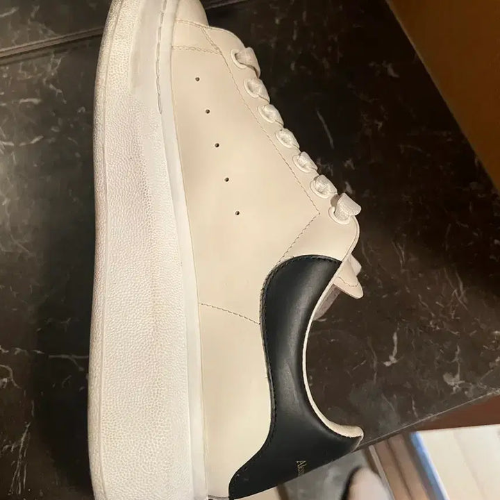 [BUNJANG] Alexander McQueen Oversized Sneakers White / 알렉산더 맥퀸 오버솔 스니커즈 화이트