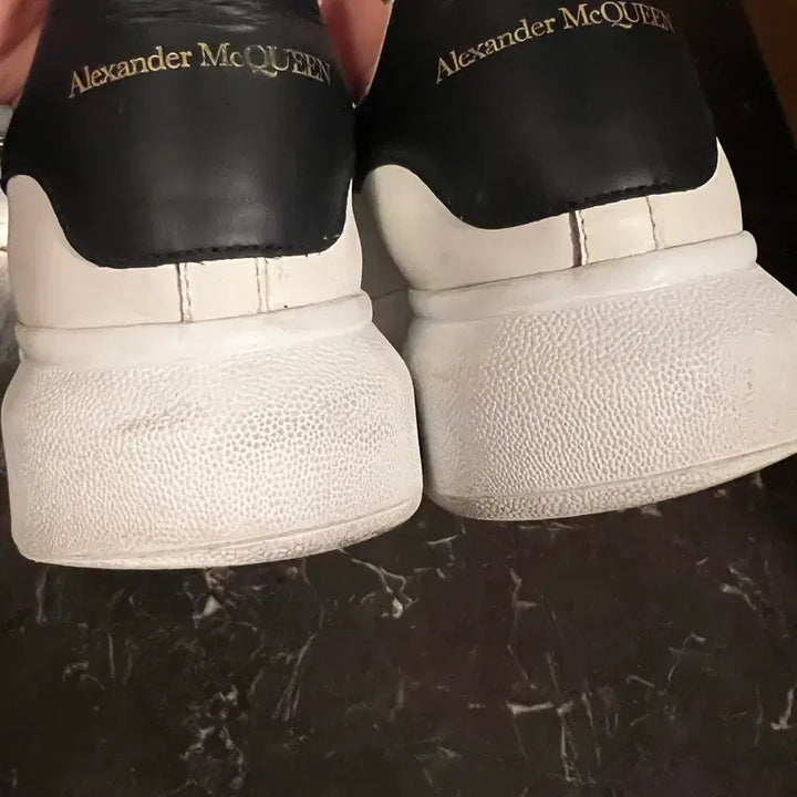 [BUNJANG] Alexander McQueen Oversized Sneakers White / 알렉산더 맥퀸 오버솔 스니커즈 화이트