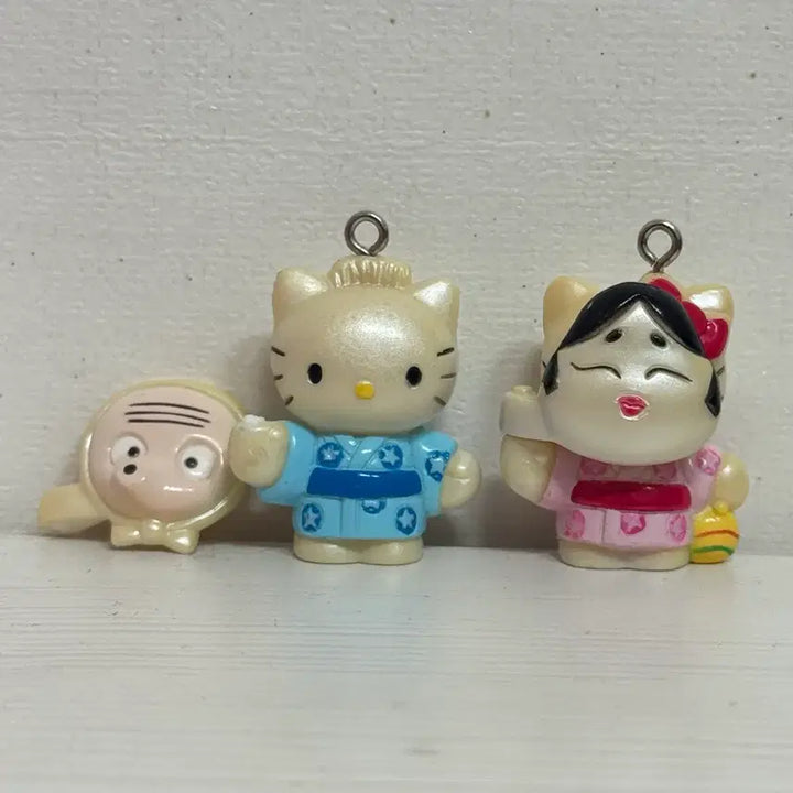 [BUNJANG] Classic Kitty Daniel Mask Strap Keyring / 고전키티다니엘 가면 스트랩키링