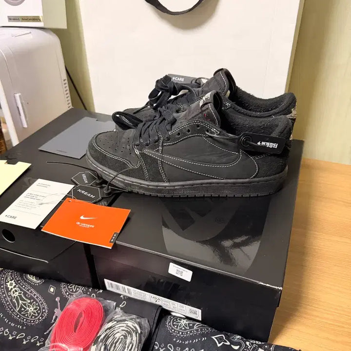 [BUNJANG] Nike Jordan 1 Travis Scott Low Black Sneakers / 조던1 트래비스 스캇 로우 블랙 255