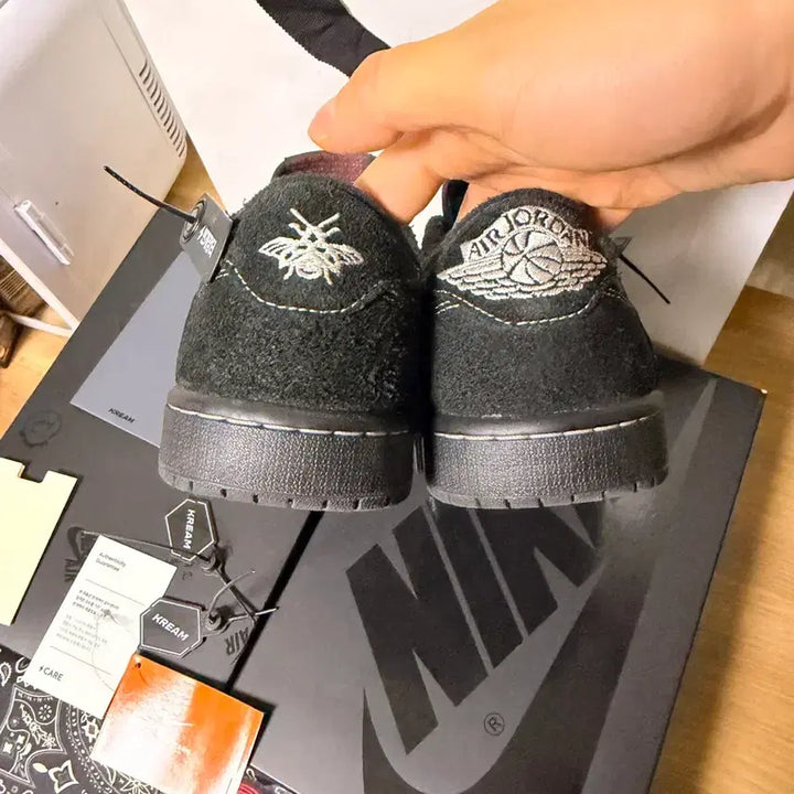 [BUNJANG] Nike Jordan 1 Travis Scott Low Black Sneakers / 조던1 트래비스 스캇 로우 블랙 255