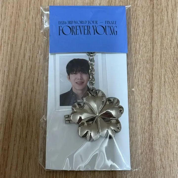 [BUNJANG] Day6 Dowoon Forever Young Rocket Pendant / 미개봉새상품)원가양도 데이식스 도운 포에버영 로켓 팬던트
