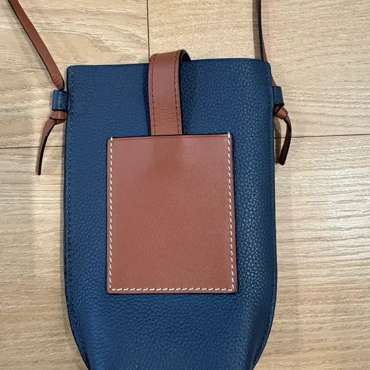 [BUNJANG] Loewe Phone Pouch / 로에베 폰 파우치