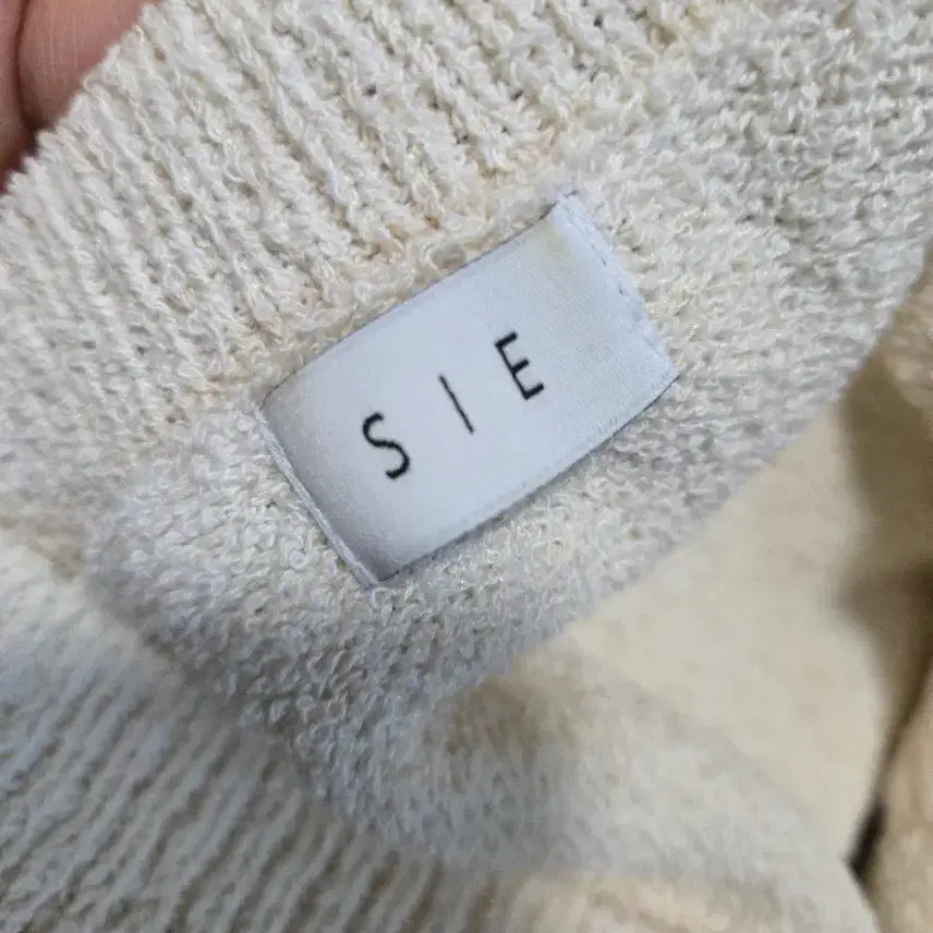 [BUNJANG] Siiia Nelia Knit Top / 시에 넬리아 반팔니트 퍼프니트