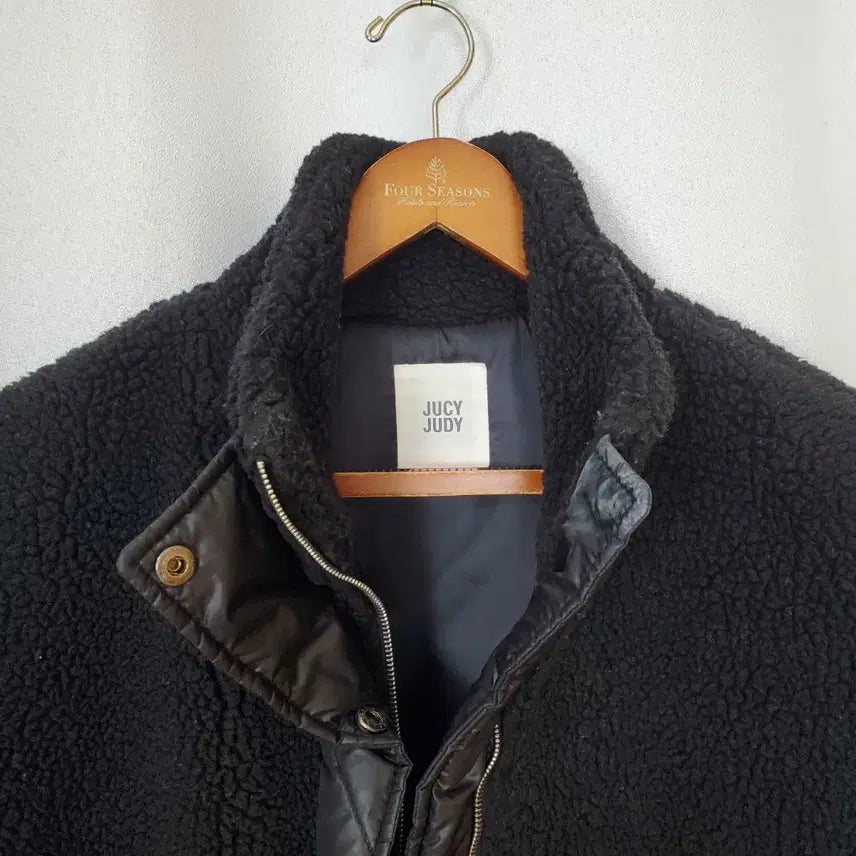 [BUNJANG] Juicy Judy Sherpa Padded Vest / 쥬시쥬디 뽀글이 패딩베스트 55-66