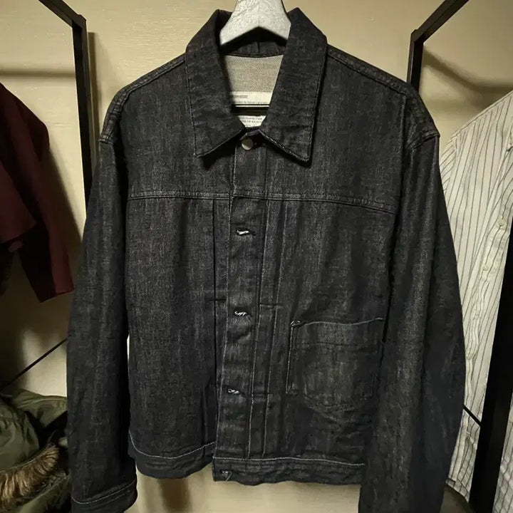 [BUNJANG] Uniform Bridge Denim Trucker Jacket / 유니폼브릿지 데님 트러커 자켓