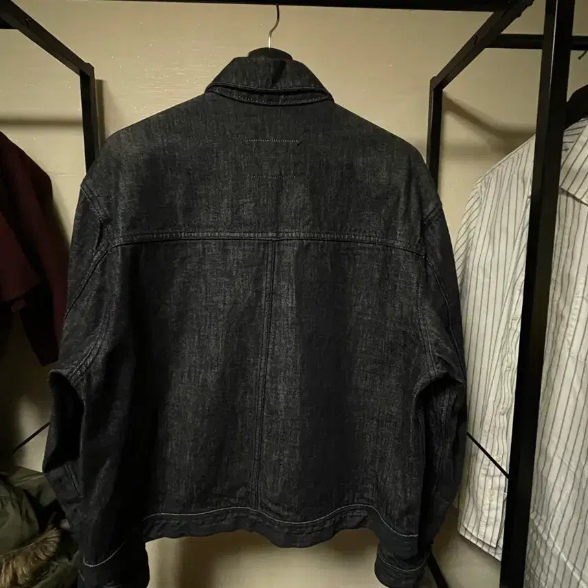 [BUNJANG] Uniform Bridge Denim Trucker Jacket / 유니폼브릿지 데님 트러커 자켓