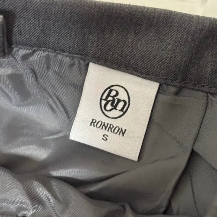 [SOLD OUT] ronron 론론 레이어드 플리츠 스커트 차콜 그레이 S