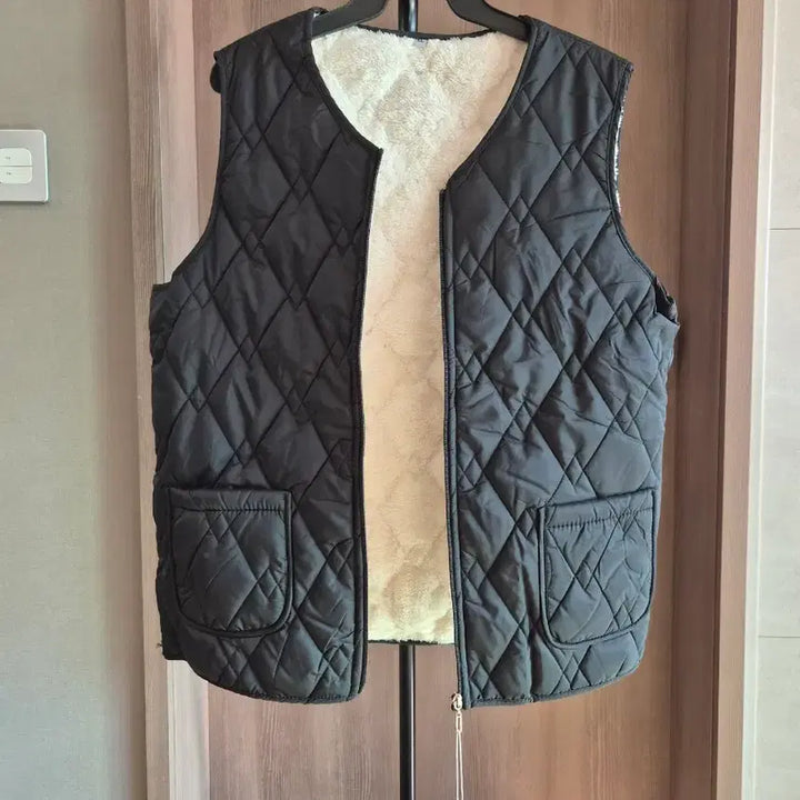 [SOLD OUT] (새상품)블랙 여성 퀼팅 조끼 XL