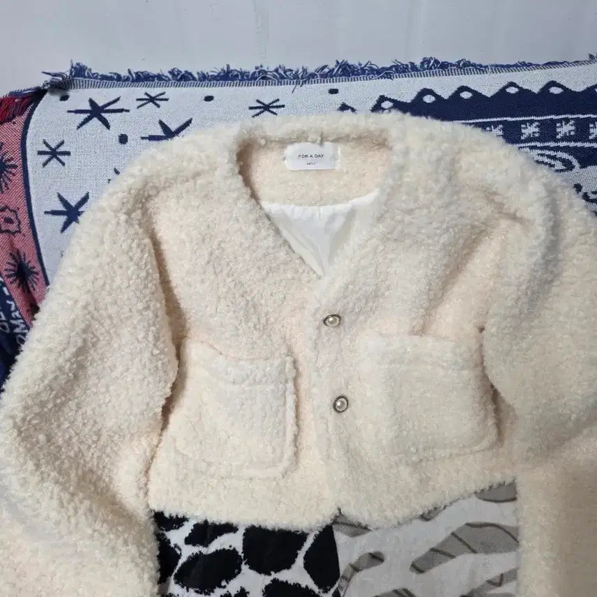 [BUNJANG] Foraday Ivory Boucle Crop Jacket / 포어데이 아이보리 뽀글이 크롭 자켓