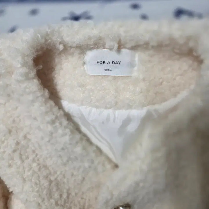 [BUNJANG] Foraday Ivory Boucle Crop Jacket / 포어데이 아이보리 뽀글이 크롭 자켓