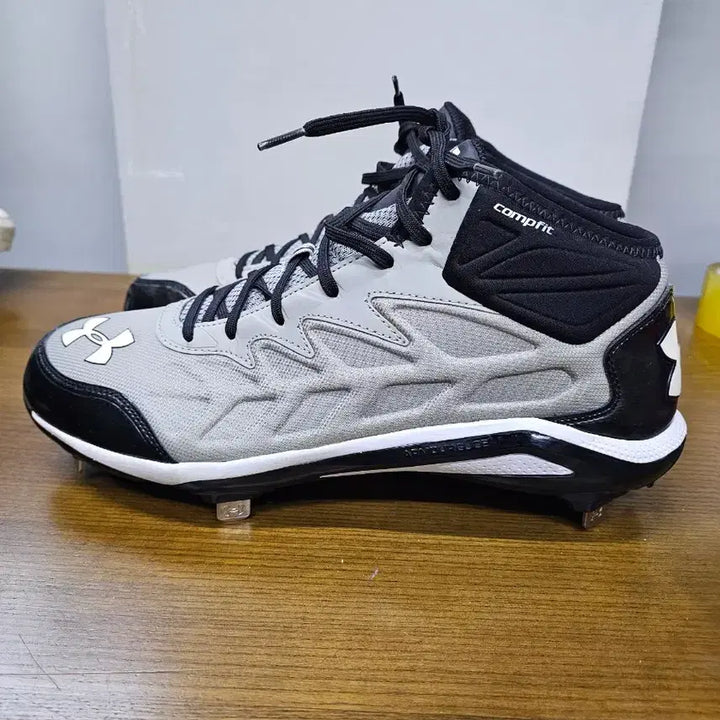 [BUNJANG] Under Armour Compfit Baseball Spike / 언더아머 Compfit 야구 스파이크 회색